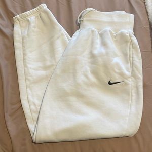 Women’s oversized nike sweatpants